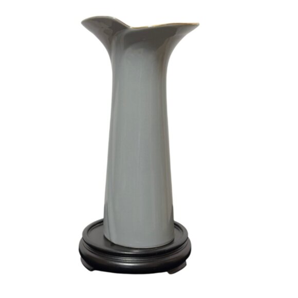 Vtg Japanese Fluted Gray Porcelain Vase with Gold Trim, Lillies and a Butterfly - Picture 3 of 8